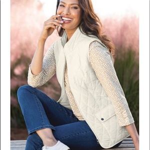 💜3/$35!!💜 Like New Cream Quilted Vest